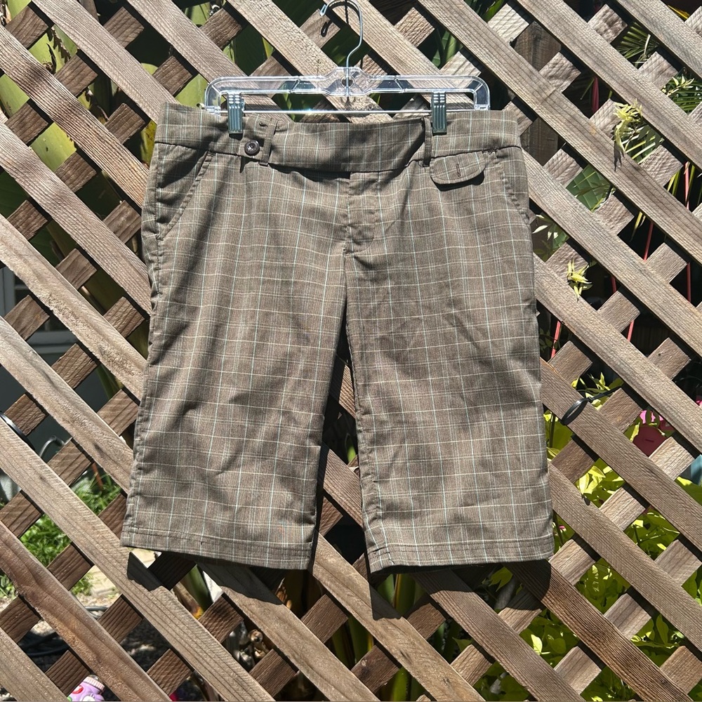 Element Womans Brown Plaid shorts size 7 juniors And 4 in Womens Skate Surf Punk